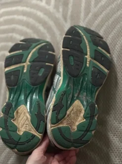 ASICS SportStyle GT-2160 Sneaker in Weiß und Jasper Green