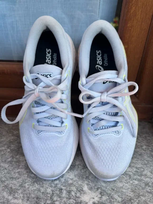 ASICS Stratus 4