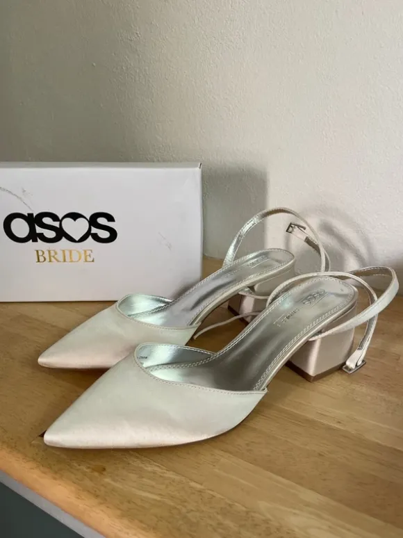 Asos Be Mine Brautschuhe