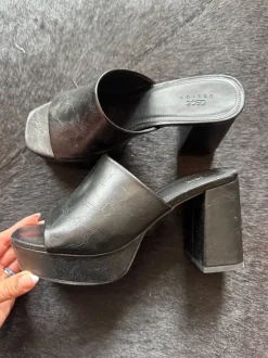 Asos Plateau Sandalen