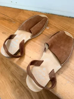 Avarca Menorquina Sandalen in Braun/Wildleder-Optik Gr. 39