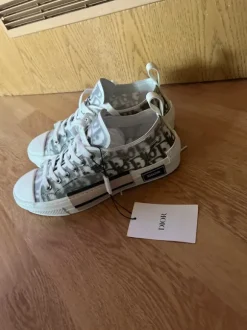 B23 Schuhe