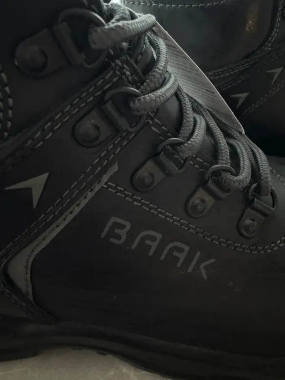 BAAK Sicherheitsstiefel / Arbeitsschuhe S3 ESD Gr. 42 – neu & ungetragen
