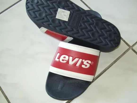 Badelatschen von Levi`s, Gr.40