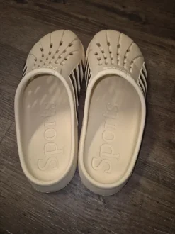 Badeschuhe/ Hausschuhe/ Clogsgummischuhe Gr 44/45