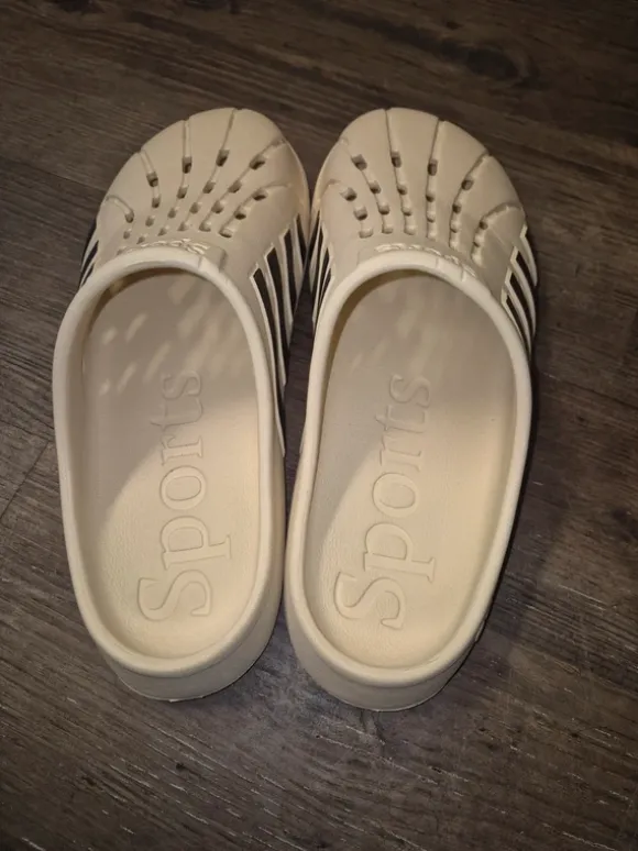 Badeschuhe/ Hausschuhe/ Clogsgummischuhe Gr 44/45