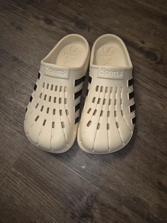 Badeschuhe/ Hausschuhe/ Clogsgummischuhe Gr 44/45