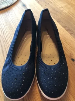 Ballerina mit Strasssteinchen blau