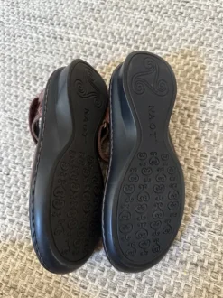 Ballerina Naot 36 NEU