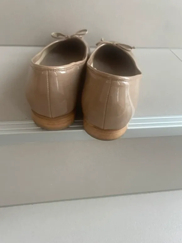Ballerinas aus Lackleder von Gabor, Gr. 40
