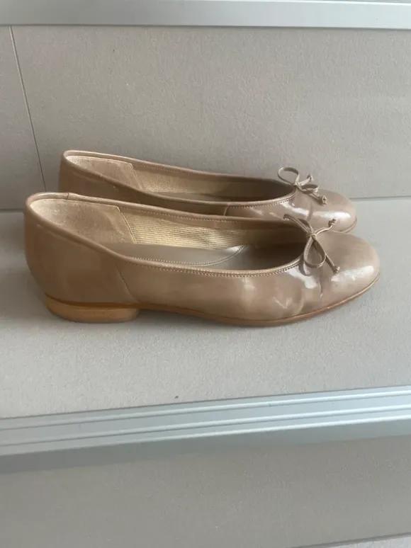 Ballerinas aus Lackleder von Gabor, Gr. 40