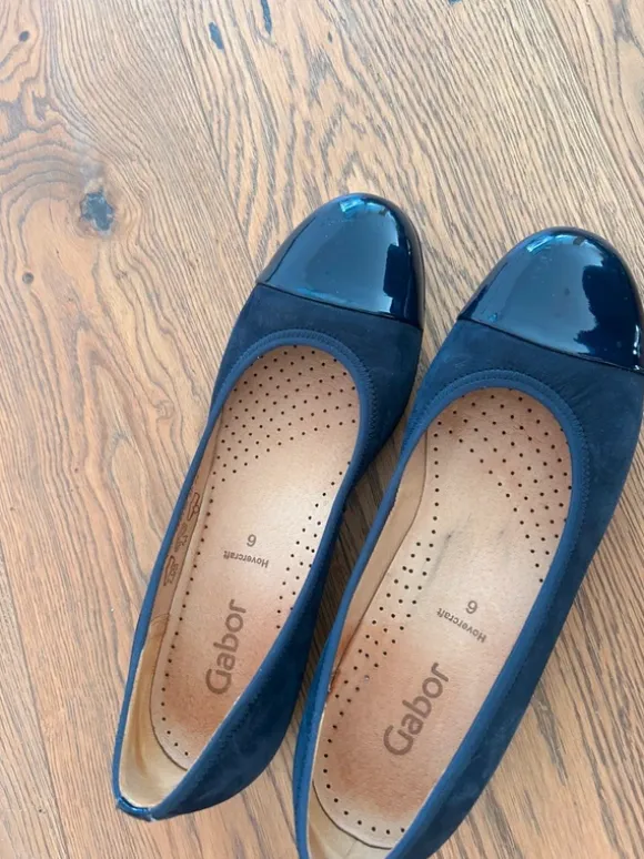 Ballerinas Gr. 6 39 Dunkelblau mit Lackkappe Schwarz Pumps