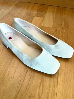 Ballerinas in mint