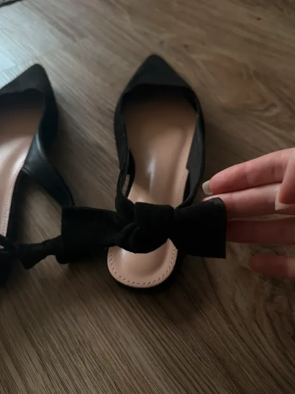 Ballerinas mit Schleife