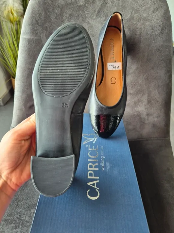 Ballerines noires pointure 36,neuf.Caprice.