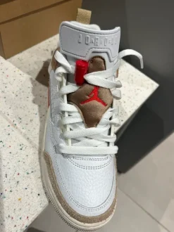 Basket Jordan spizike low(GS) neuve