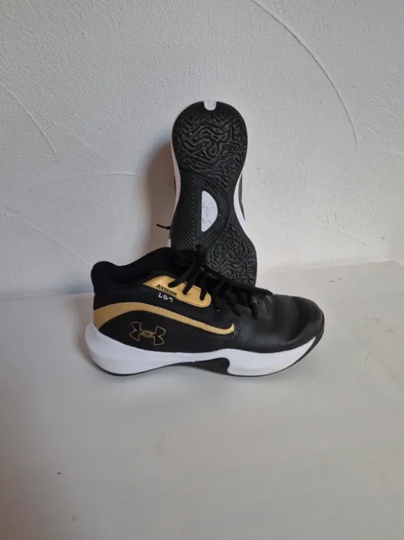 Basketball Schuhe Under Armour 39
