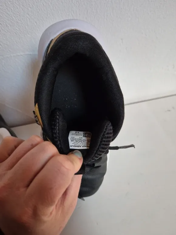 Basketball Schuhe Under Armour 39