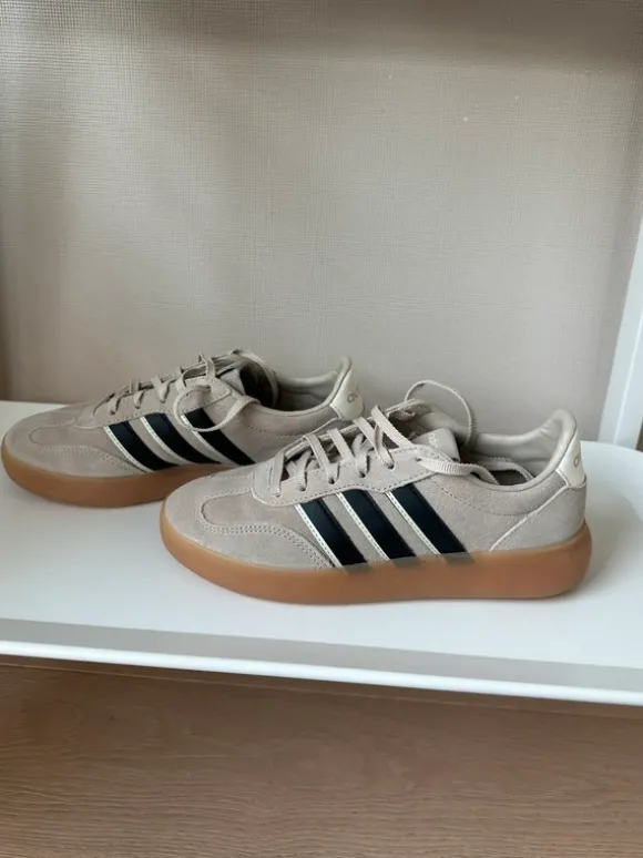 Baskettes basses Adidas sportswear