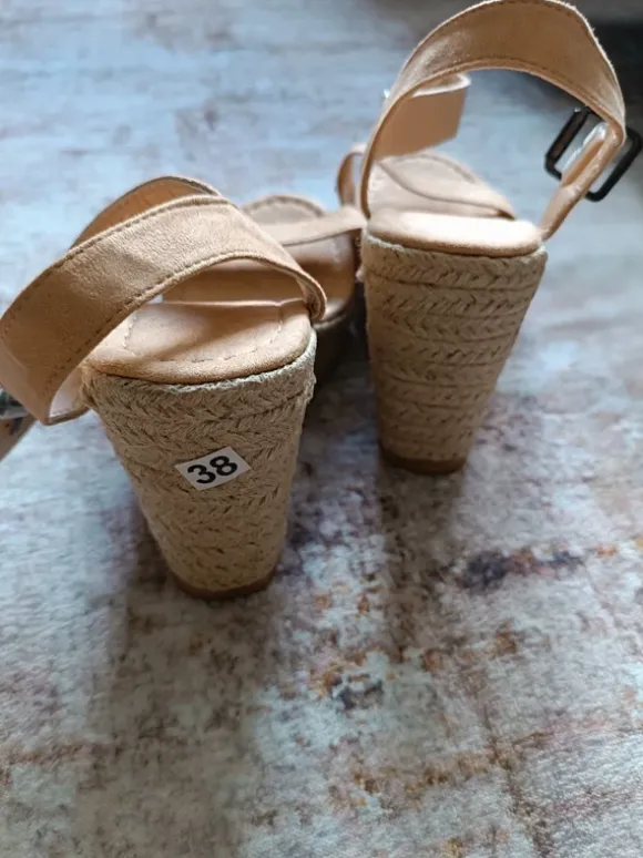 Bastsandalen Keilabsatz NEU