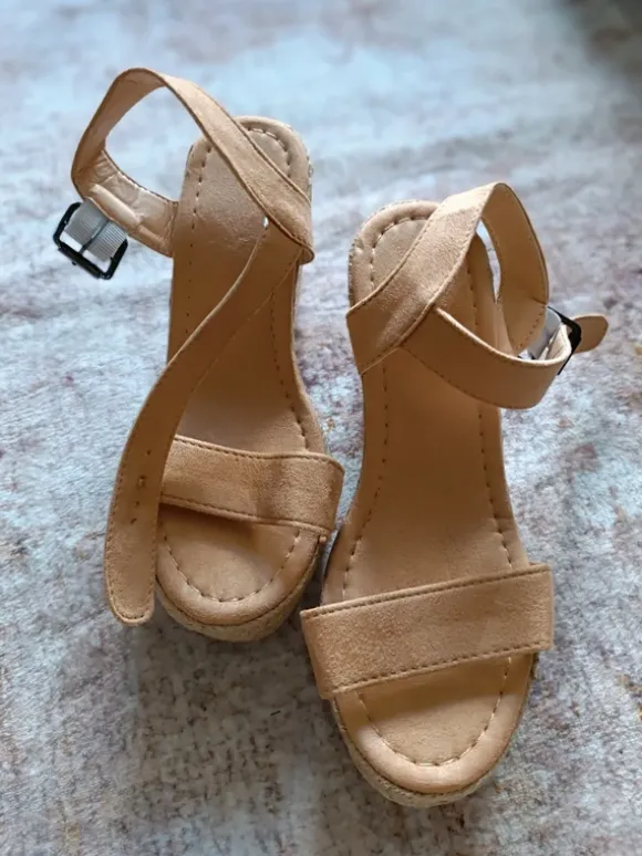 Bastsandalen Keilabsatz NEU