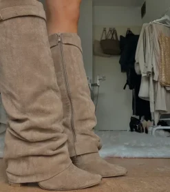 beige hohe boots