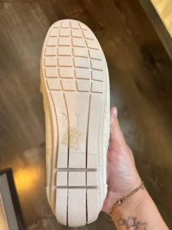 beige loafers met gouden detail - nieuw!