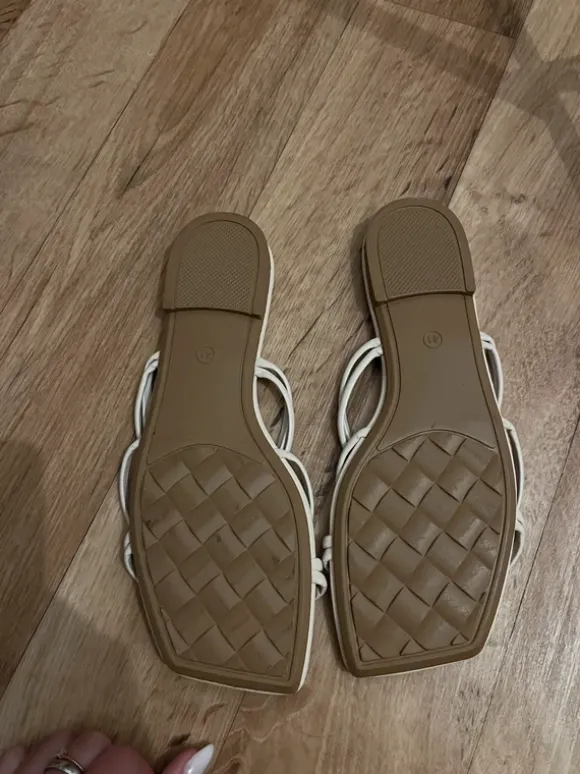 beige Sandalen NEU