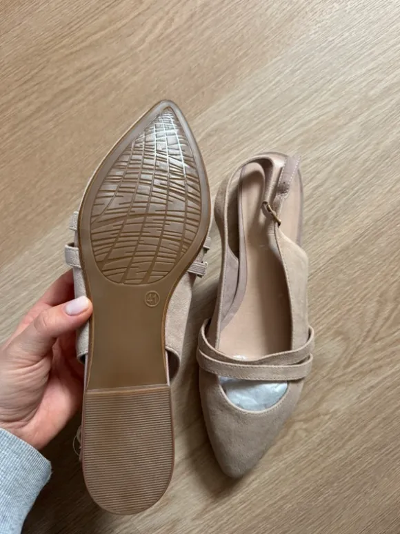 Beige Sandalen, NEU ungetragen!