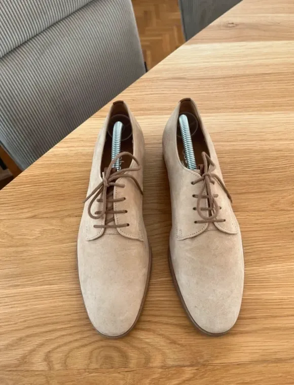 Beige Schnürschuhe aus Wildleder von Gabor
