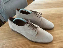 Beige Schnürschuhe aus Wildleder von Gabor