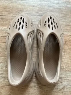 Beige Sommer-Bade Schuhe Gr 41