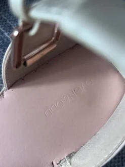 Beige Sommerschuhe