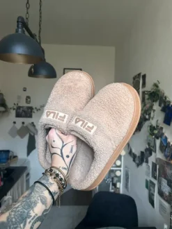 beige/braune fila schlappen