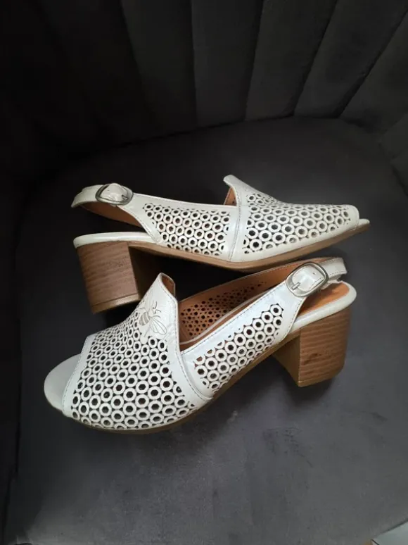 Bequeme Leder-Sandaletten mit Blockabsatz – Gr. 37