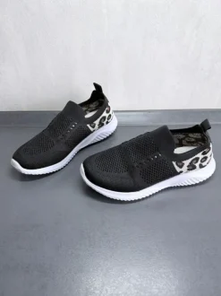 Bequeme Slipper Schwarz + Leo Muster Gr. 36