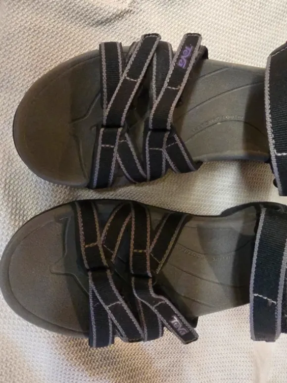 Bequeme Teva Sandalen