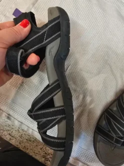 Bequeme Teva Sandalen
