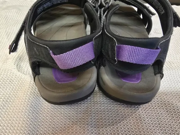 Bequeme Teva Sandalen