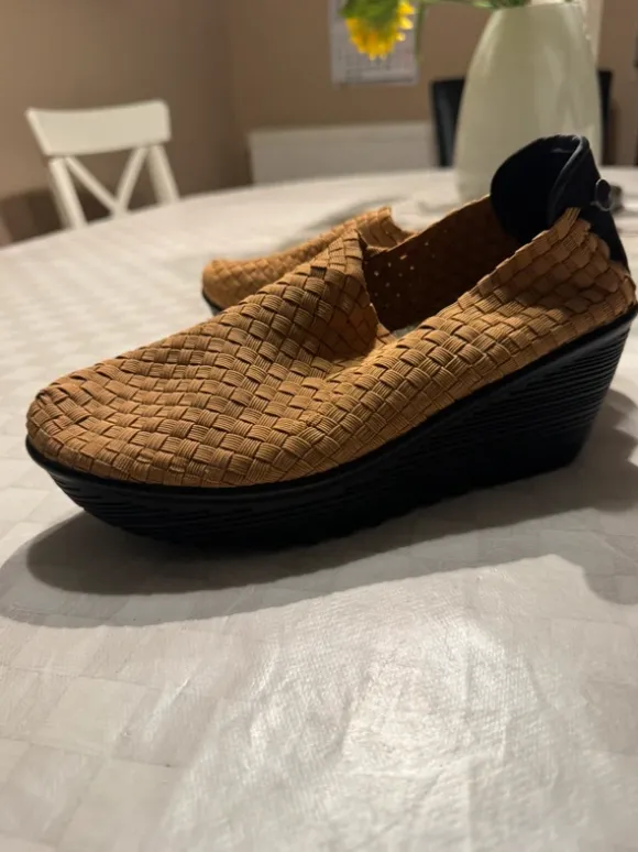 Bernie Mev Keilabsatz Sandalen / Slip-On Gr. 39 NEU Schrankauflösung