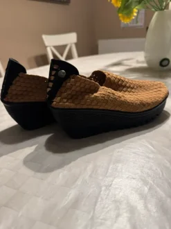 Bernie Mev Keilabsatz Sandalen / Slip-On Gr. 39 NEU Schrankauflösung
