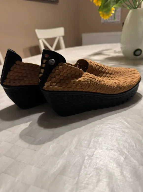 Bernie Mev Keilabsatz Sandalen / Slip-On Gr. 39 NEU Schrankauflösung