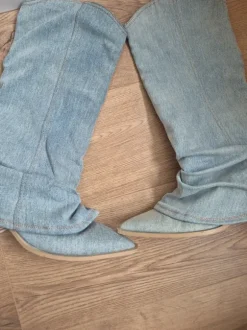 Bershka- denim - lichtblauw - cowboylaarzen / slouchy boots - maat 40