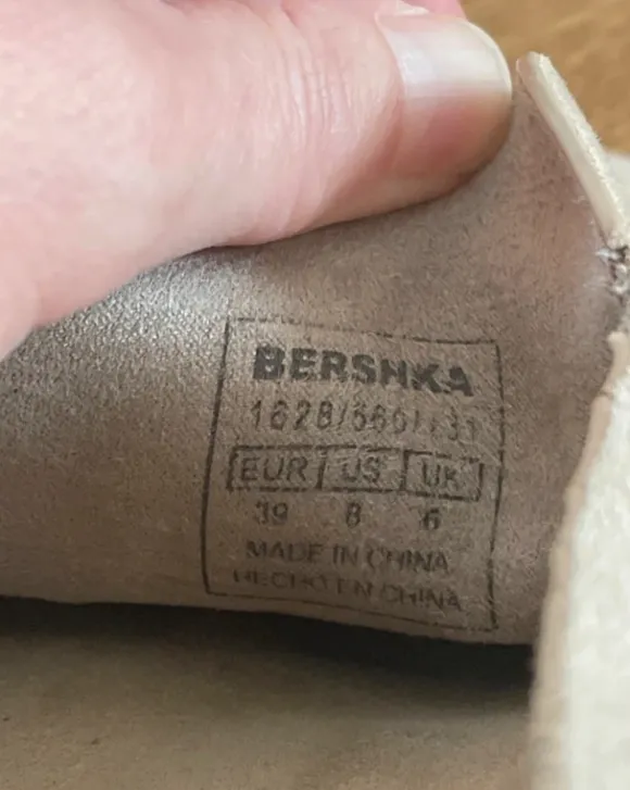 Bershka Clogs Mules Schlappen Slipper beige Suede Gr. 39