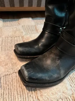Biker boots