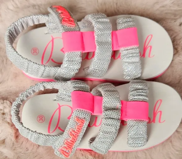 Billieblush sandalen.