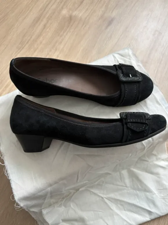 Black ballerinas with heels