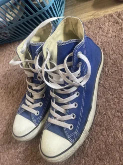 Blaue conserve chucks