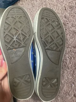 Blaue conserve chucks