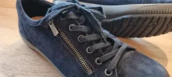 Blaue Halbschuhe